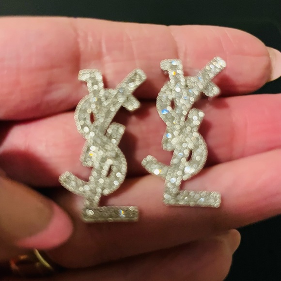 Gorgeous High End Designer Brand - Inspired Earrings - Picture 2 of 5